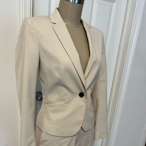 Size 4 H&M cream colored blazer / suit jacket
